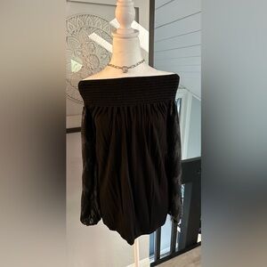🖤 Vava By Joy Han off the Shoulder Top